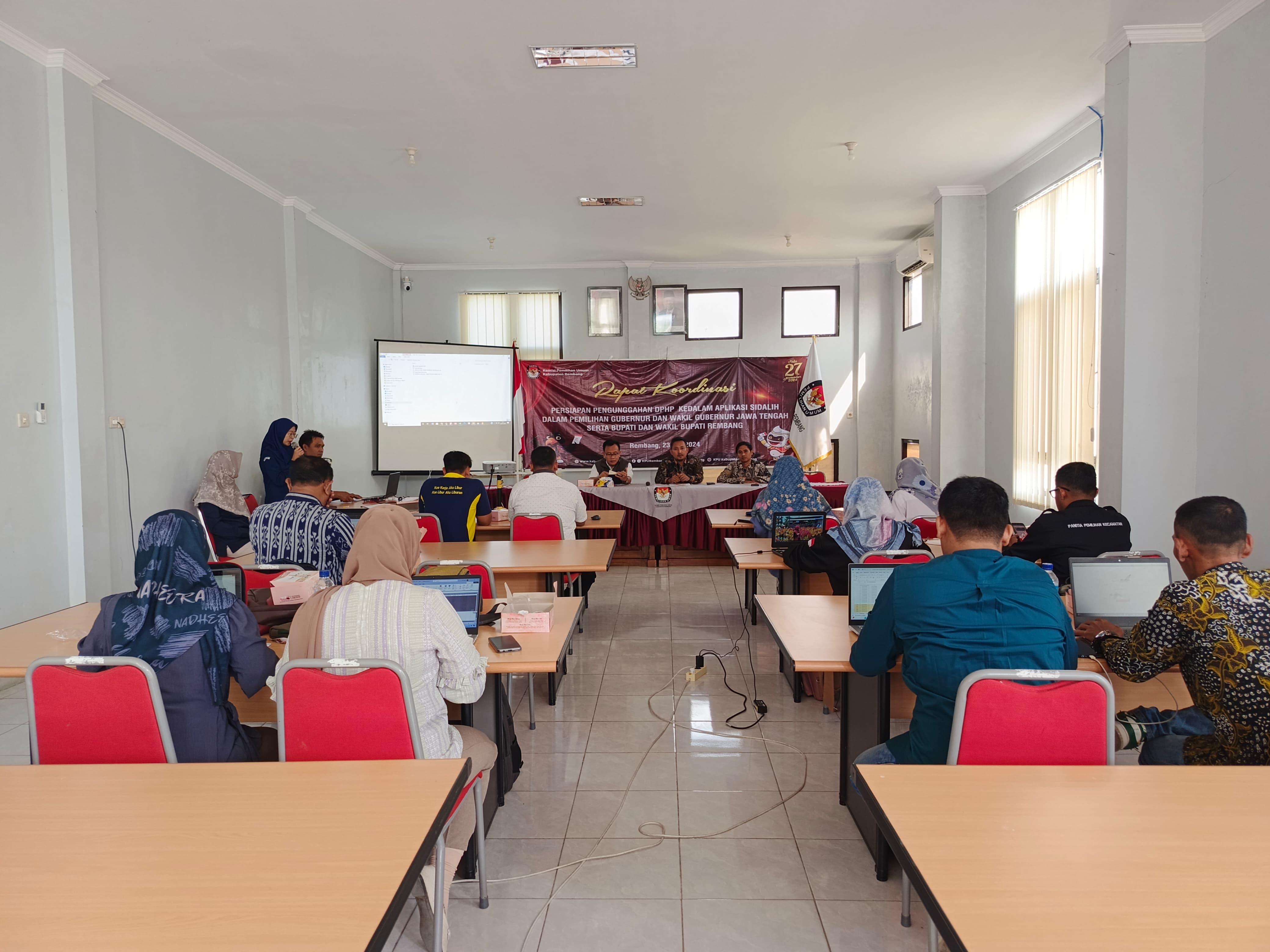 Rapat Koordinasi Persiapan Penggunaan DPHP ke dalam Aplikasi Sidalih pada Pemilihan Serentak Tahun 2024 (23/7).