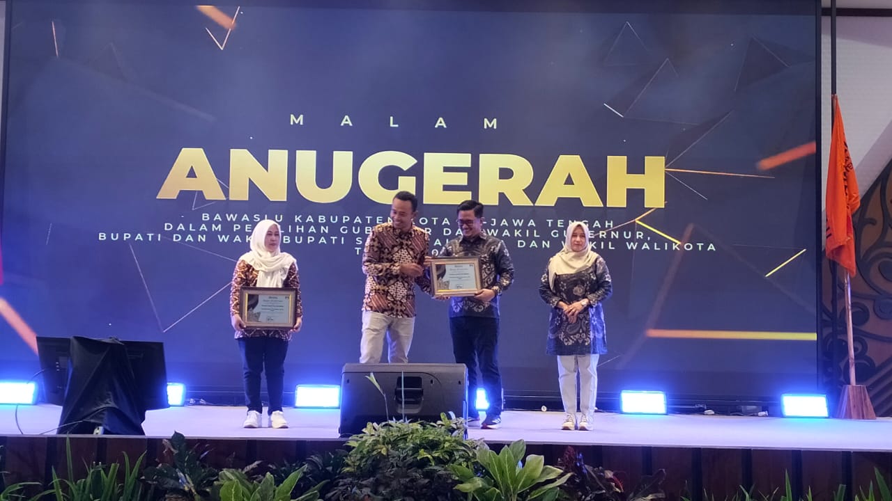 Penyerahan Anugrah