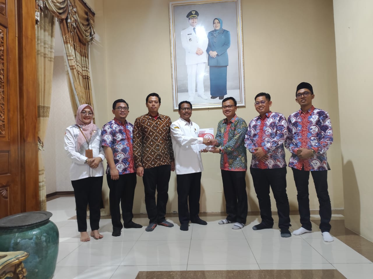 Bawaslu Kaupaten Rembang saat memberikan laporan akhir pengawasan pemilihan serentak