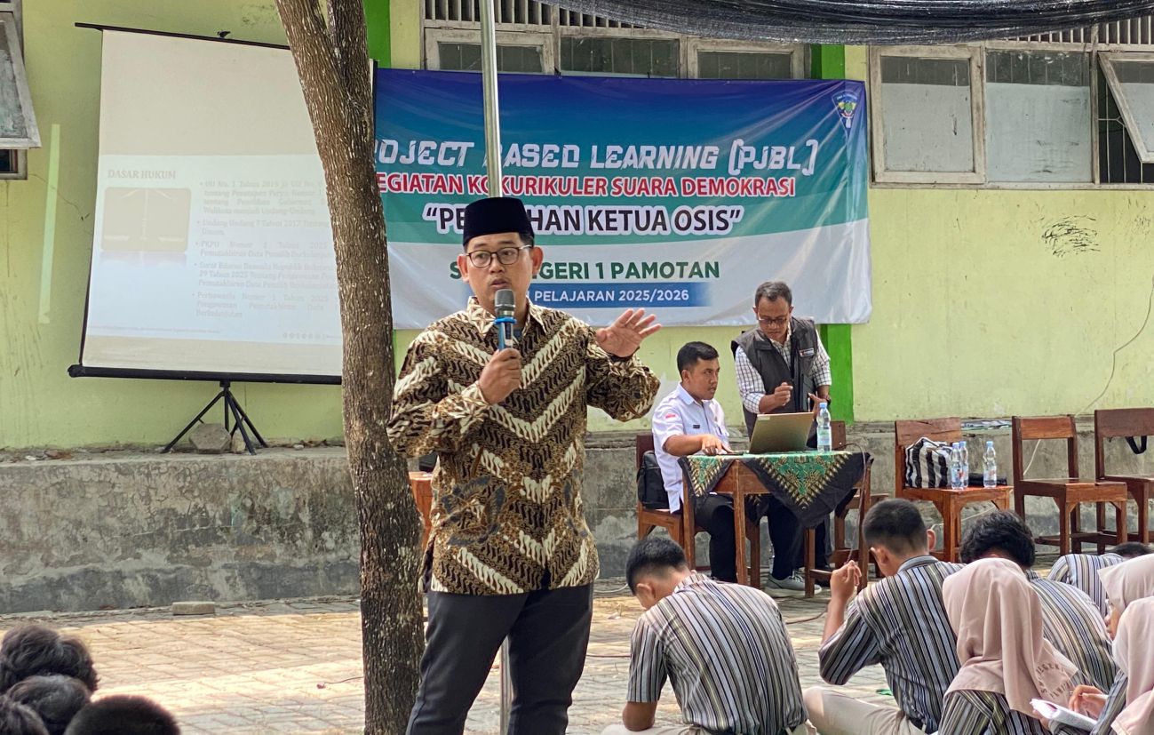 Bawaslu Mengajar di SMA N 1 Pamotan