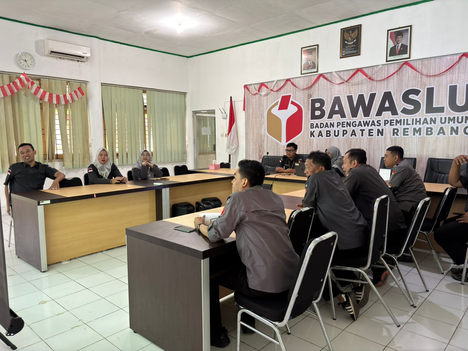 Modernisasi Administrasi Pajak, Bawaslu Rembang Gelar Diskusi ...