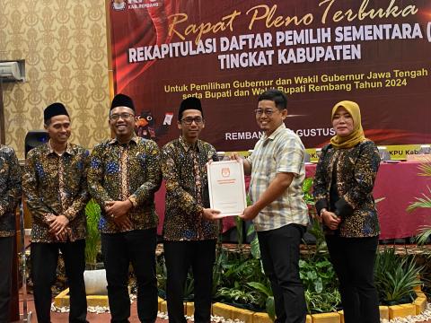 Penyerahan BA Rapat Pleno Terbuka Penetapan Daftar Pemilih Sementara (DPS)