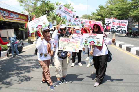 Peserta Karnaval dari Bawaslu Kabupaten Rembang