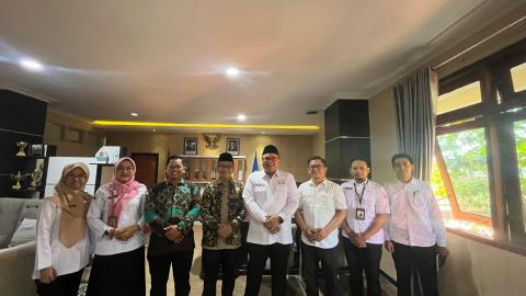 Foto bersama dengan Wabup Rembang