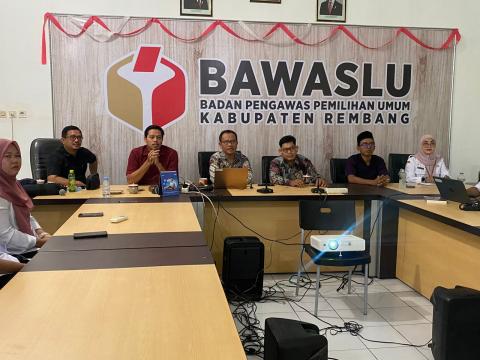 Bawaslu Bahas Strategi dan Evaluasi pada Rapat Pleno Mingguan