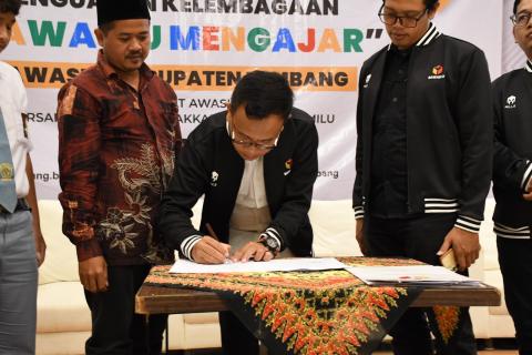 WhatsApp Image 2025-12-17 at 10.45.00 (2)