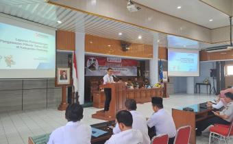 Ketua Bawaslu Kabupaten Rembang, Totok Suparyanto saat maparkan kerawanan Pemilihan serentak 2024, pada Rabu (24/07)