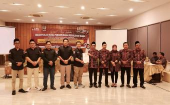 Bawaslu Rembang saat melakukan Pengawasan Rekapitulasi Penghitungan Suara pada Pemilihan Gubernur dan Wakil Gubernur Jawa Tengah serta Bupati dan Wakil Bupati Rembang, yang diselenggarakan oleh KPU Rembang di Hotel Pollos Rembang, Selasa (3/12).