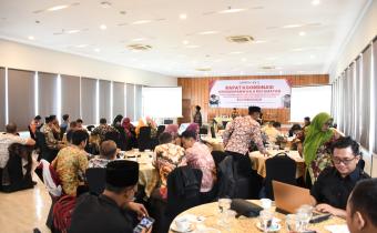 RAPAT TERAKHIR DENGAN PANWASLU KECAMATAN