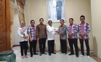 Bawaslu Kaupaten Rembang saat memberikan laporan akhir pengawasan pemilihan serentak