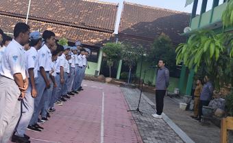 Goes to School di SMK Walisongo